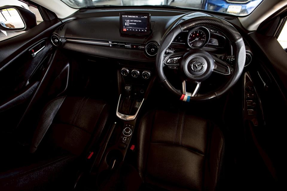 Mazda2 1.3 High Connect Sedan Skyactiv ปี 2018 สีเทา 14