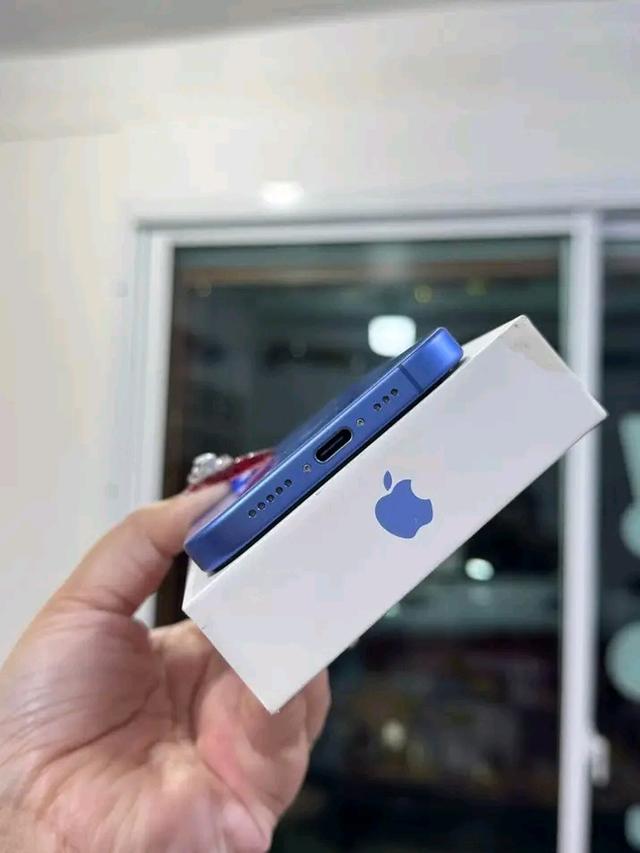 ขาย iPhone 16 สีน้ำเงิน 4