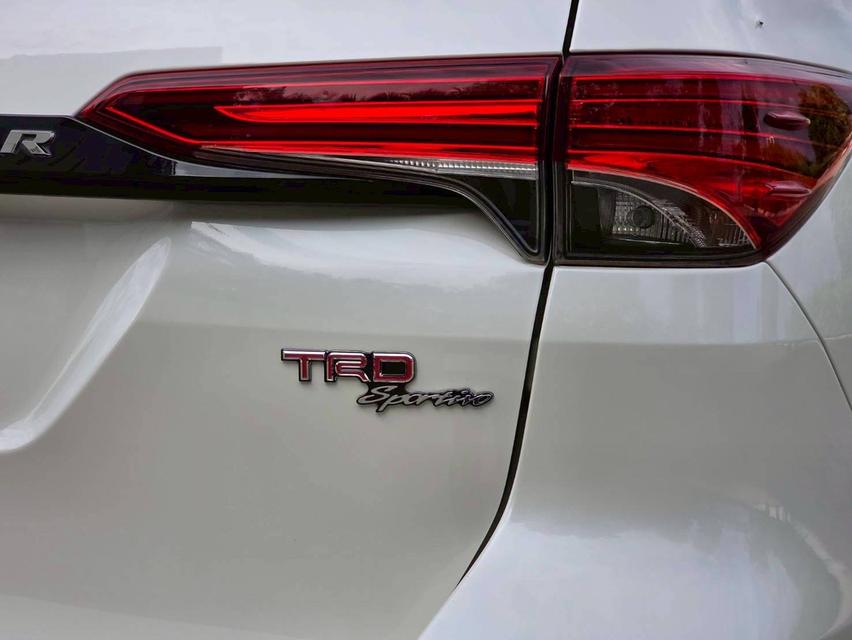 รหัสรถ PEAT608 🔥 สวยดุดัน TOYOTA FORTUNER 2.8 TRD Sportivo 2019 สีขาว รูปที่ 8