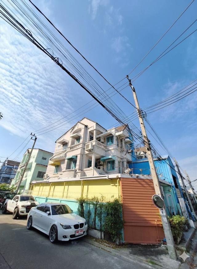 บ้านทาวน์เฮาส์ 3 ชั้น 1