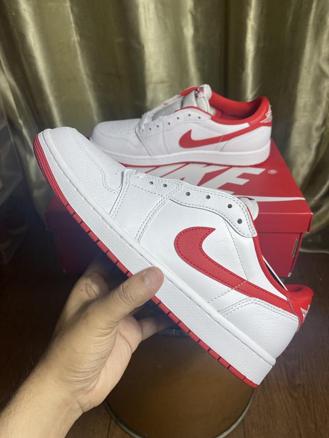 AIR JORDAN1 RETRO LOW OG  UNIVERSITY RED รูปที่ 2