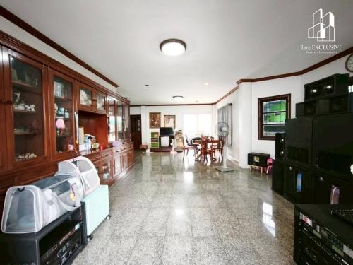 ขายด่วน! บ้านเดี่ยว 2 ชั้น หลังใหญ่ ทำเลดี ซอยสามมัคคี 20 แยก 4 (นนทบุรี) 9