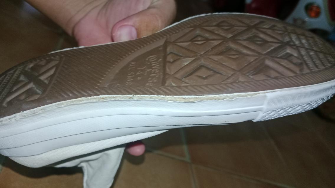 รองเท้า converseมือสอง