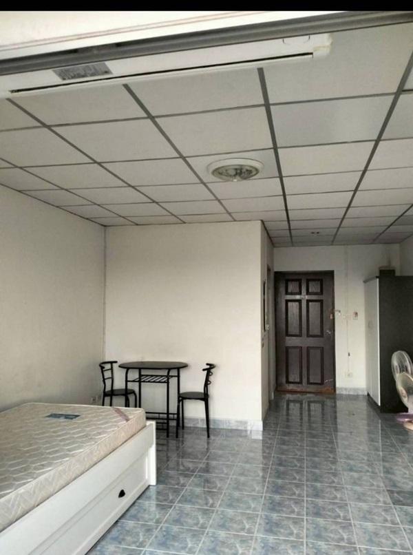 ขายด่วน คอนโด กรีนเพลส รอยัล พาร์ค ทำเลหน้าโรงเรียน ขนาด 31 ตรม.ชั้น 4 ห้องเย็นอยู่สบาย โทร 099-1961001 2