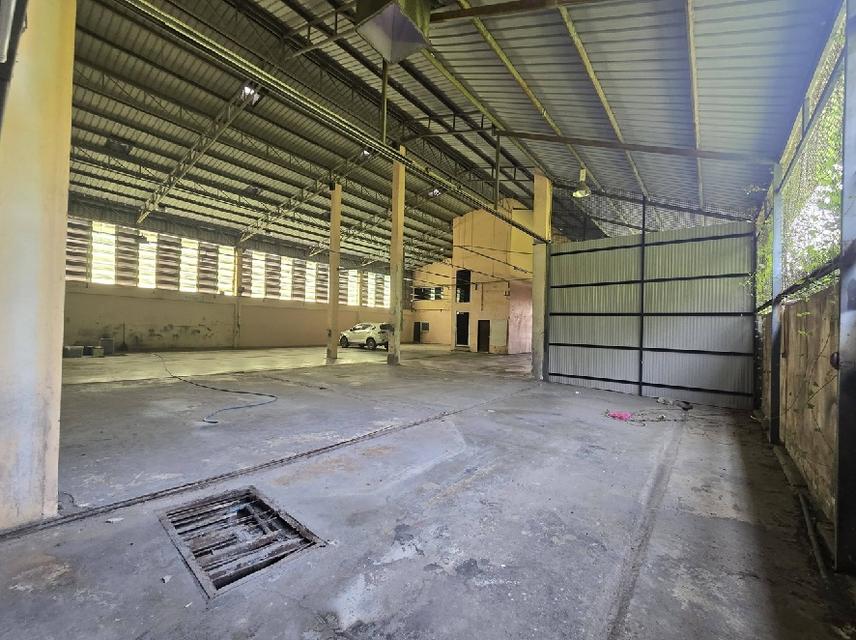 ให้เช่าโกดังพร้อมสำนักงาน 2 ชั้น / พื้นที่ใช้สอยรวม 600 ตารางเมตร / ทำเลย่านโชคชัย 4 / ซอยลาดพร้าววังหิน 47 6