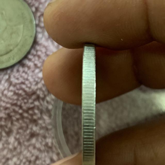 เหรียญกษาปณ์ที่ระลึกเนื่องในมหามงคลสมัยพระราชพิธีกาญจนาภิเษก (ฉลองสิริราชสมบัติครบ 50 ปี) รูปที่ 5