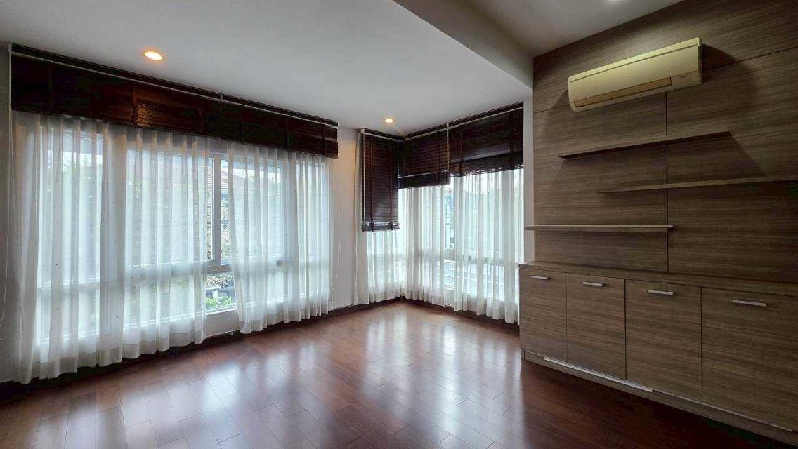 ขายด่วน บ้านเดี่ยวหลังมุม The Gallery House ลาดพร้าว 1 – สังคมส่วนตัวเพียง 12 หลัง ที่สุดของทำเลศักยภาพ ใจกลางลาดพร้าว-รัชดา 18