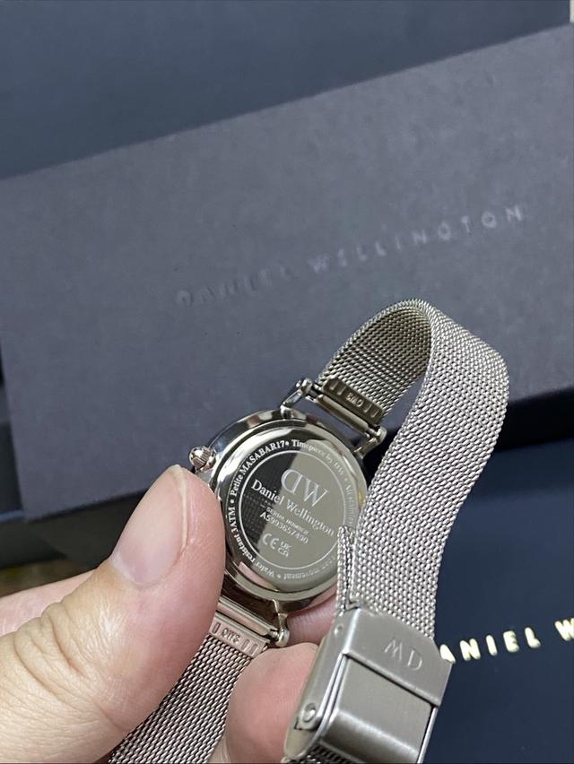 นาฬิกา Daniel Wellington Petite Lumine Pressed Mesh สีเงิน 28mm รูปที่ 2