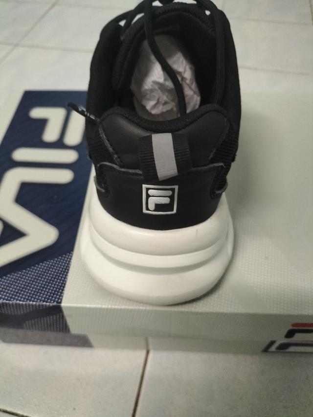 รองเท้าผ้าใบผู้ชาย FILA สภาพมือ1