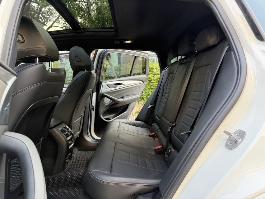 รหัสรถ AP44 BMW X4 xDrive20d M Sport สีขาว Alpine White ปี19 จด 20 ดีเซล 14