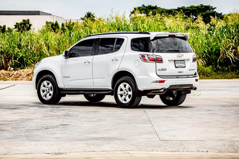 CHEVROLET TRAILBLAZER 2.8 LTZ 4WD ปี 2013 สึขาว ดีเซล 7 ที่นั่ง 8