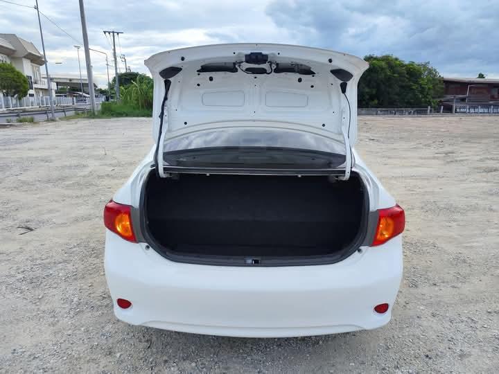 Toyota Corolla Altis สีขาว 7