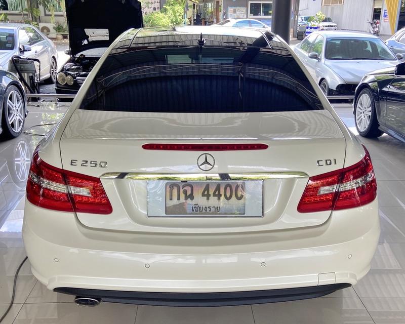 Mercedes-Benz E250CDI Coupe 2