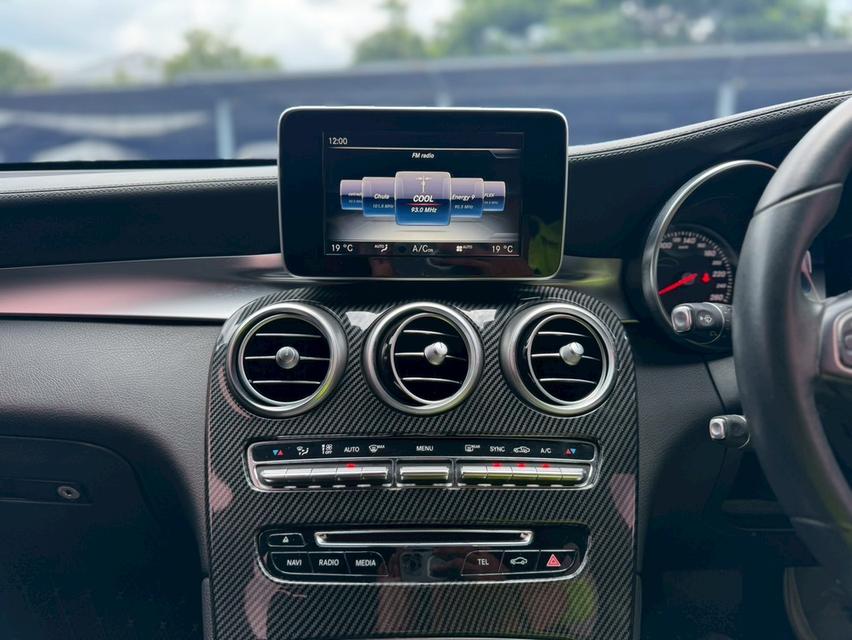 Mercedes Benz GLC250d ปี 2018   13