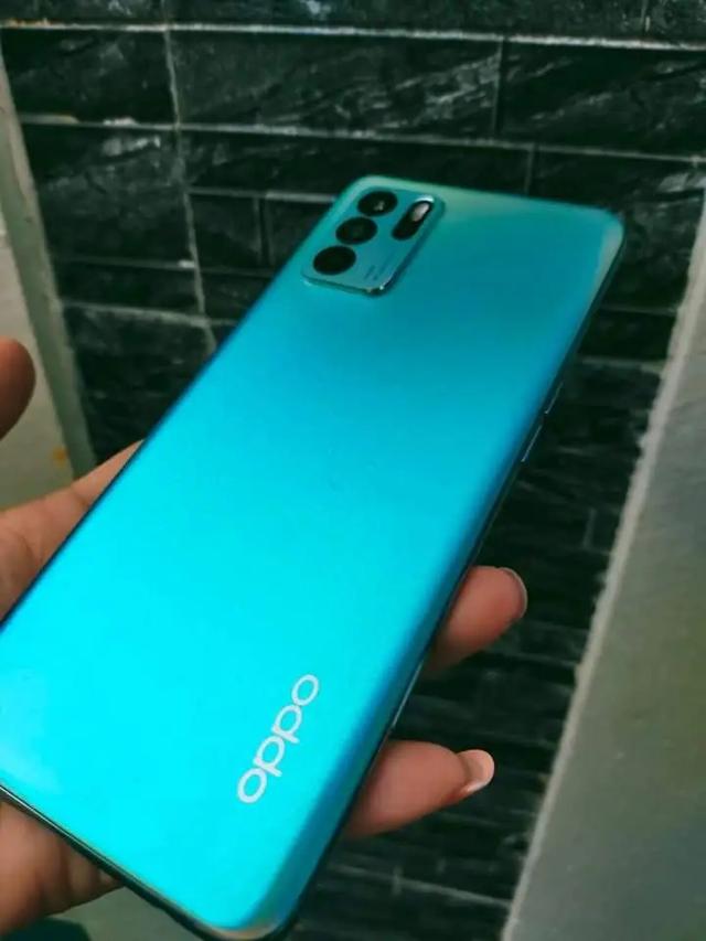 โทรศัพท์มือถือราคาเบาๆ Oppo Reno 6