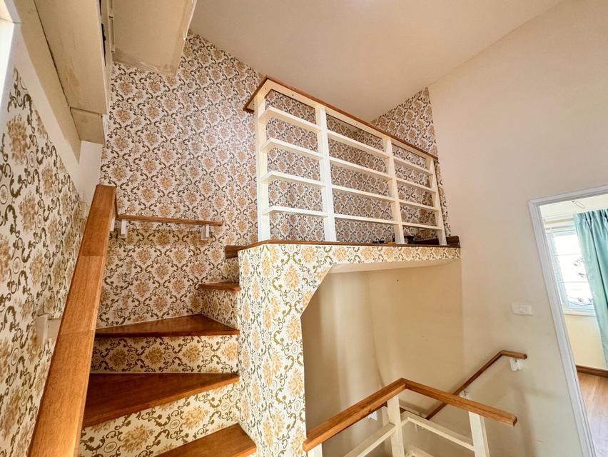 ขายทาวน์เฮ้าส์สวย พร้อมอยู่ ทำเลดี “โกลเด้นทาวน์ รามอินทรา-วงแหวน' 10