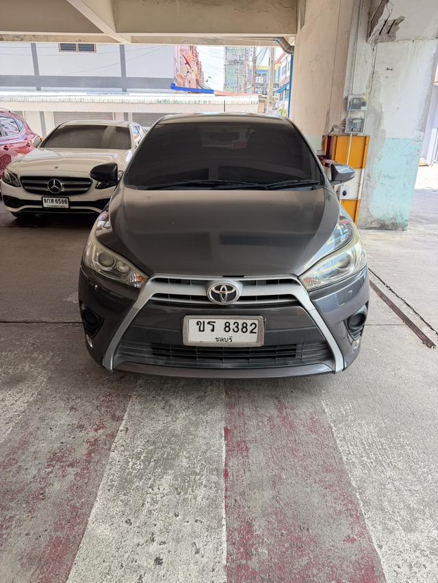 ขายToyota Yaris สีเทารถเดิมๆใช้เองยางเพิ่งเปลี่ยน