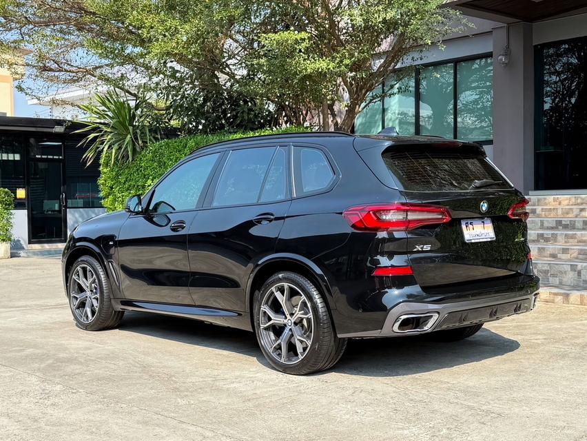 2021 BMW X5 MSPORT รถมือเดียวออกป้ายแดง รถวิ่งน้อย เข้าศูนย์ทุกระยะ ไม่มีอุบัติเหตุ วารันตียังเหลืออีกนานครับ 6