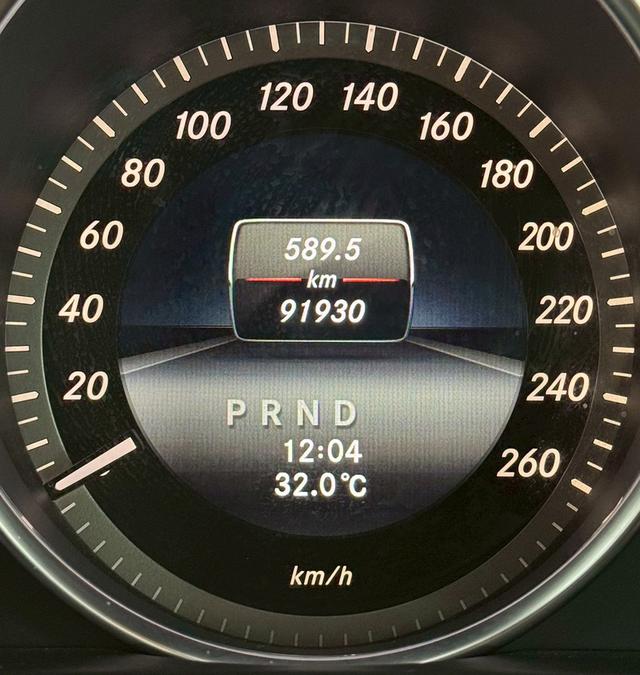 Mercedes Benz C200 W204 Edition C AMG Sport พิเศษ ตัวสุดท้าย ปี 2014 รูปที่ 9