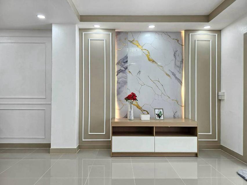 หมู่บ้านพร้อมจิตร บางใหญ่ ทาวน์เฮาส์ 2 ชั้น  ถนนเมน โครงการทำเลค้าขาย หน้าบ้านเป็นสวนสาธารณะ ด้านหลังติดทุ่งนารับลมเย็นๆ 6