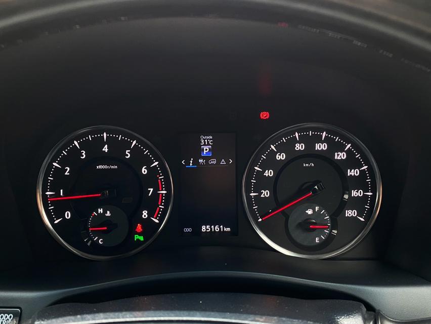 Toyota Alphard 2.5 SC Package ปี 2015 เลขไมล์ 85,xxx km 19