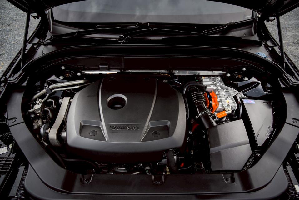 รหัสรถ CBL6771 VOLVO XC60 T8 Recharge AWD R-Design (Plug-in Hybrid) AT 2021