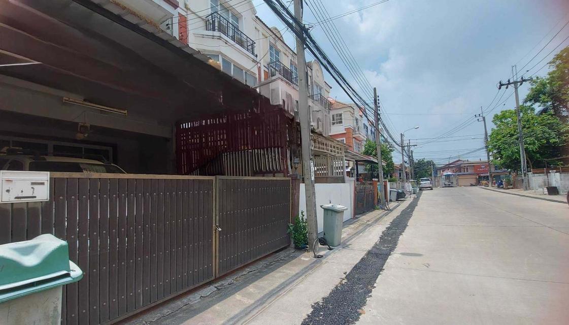 ขายด่วนทาวน์โฮม 3 ชั้น หมู่บ้านนักกีฬาแหลมทอง ถ.กรุงเทพกรีฑา ใกล้โรงเรียนศรีพฤฒา (N.994)