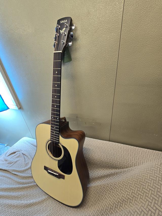 กีต้ารุ่น SAGA SF600C 7