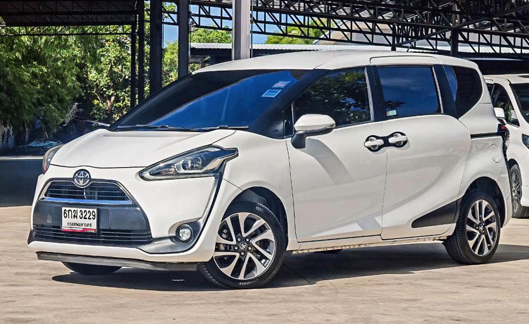 ขาย TOYOTA SIENTA 1.5 V ปี 2017 ไมล์ 7 หมื่นโล