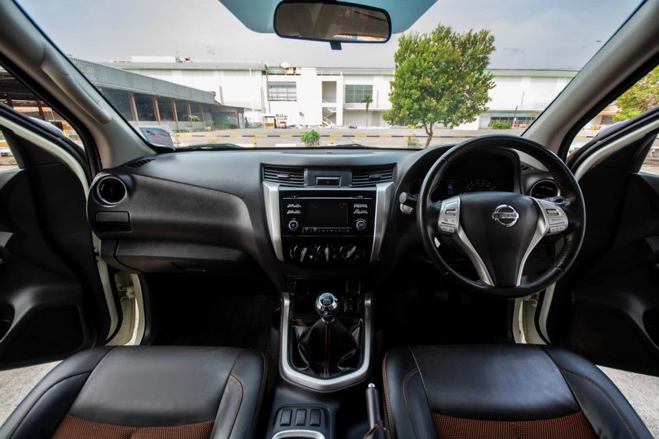 Nissan Navara  NP 300 2.5King Cab Calibre E Pickup ปี 2019 ดีเซล 6