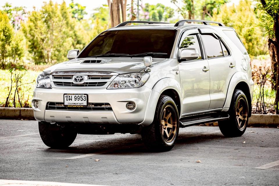 TOYOTA FORTUNER 3.0V 4WD สีเทา เกียร์ออโต้ ปี 2007 