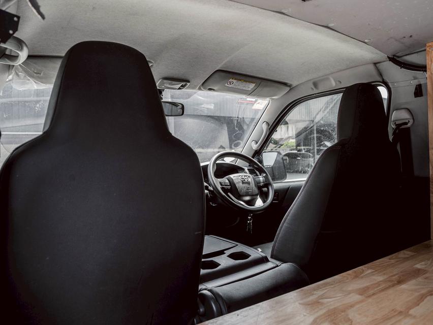 รหัสรถ 67GG1658 Toyota Hiace 2018 (ป้ายฟ้าแท้) 9