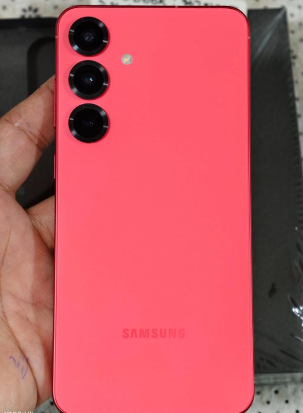 Galaxy S25 Plus สีแดง