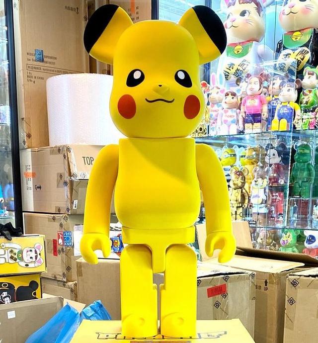 Bearbrick Pikachu 1000% มือสอง