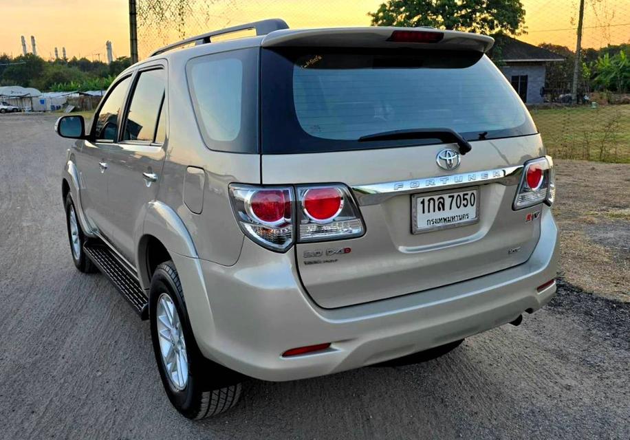 2013 TOYOTA FORTUNER 2.5V AUTO รถสวย  5