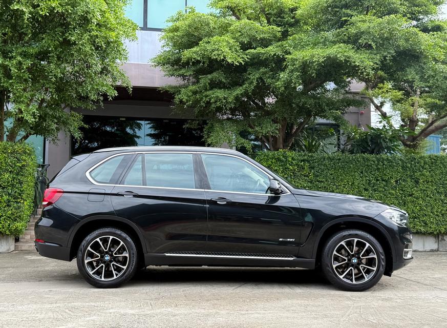 2017 BMW X5 25D ( B47 ) รถมือเดียวออกป้ายแดง รถวิ่งน้อยเพียง 8X,XXX กม ประวัติศูนย์ครบ ไม่เคยมีอุบัติเหตุครับ