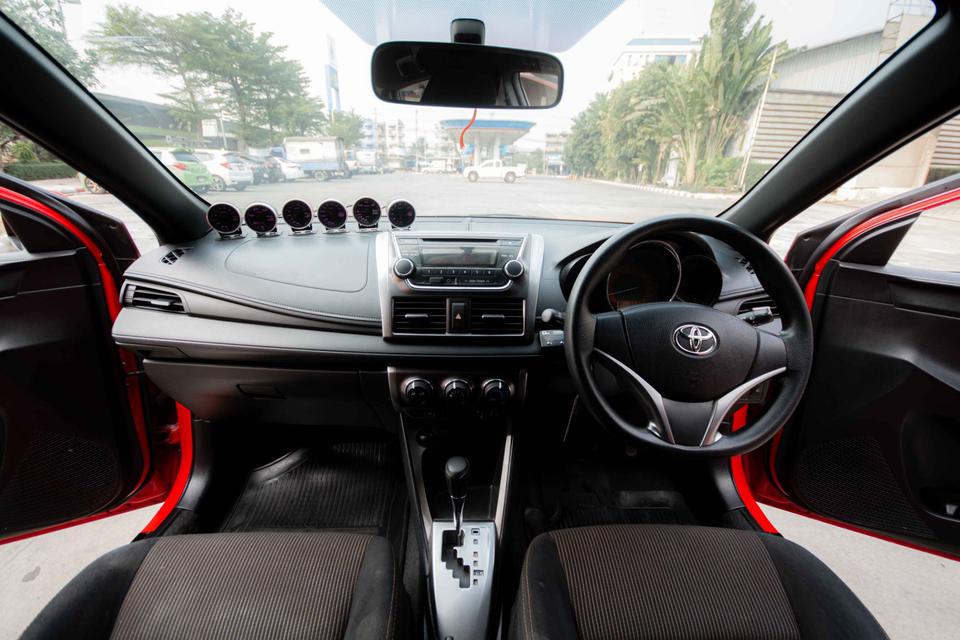 Toyota Yaris 1.2  E Hatchback 2014 5