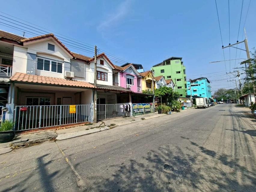 ขายบ้าน 2 ชั้น หมู่บ้านฉัตรหลวง7 ซอยเทศบาล14 สามโคก ปทุมธานี 3