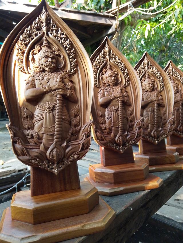 งานแกะสลักไม้ของที่ระลึก รูปที่ 7