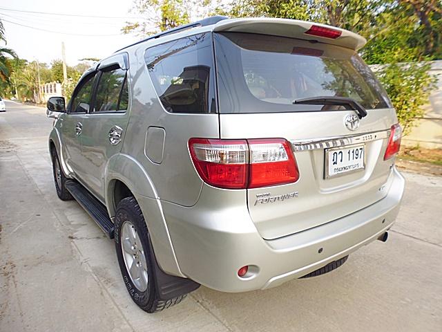 2010 TOYOTA FORTUNER 3.0V เครื่องVGS TURBO ออโต้ ดีเซล รถบ้านสวยจัดน๊อตไม่ขยับ เจ้าของขายเอง ซื้อสดไม่มีVAT  6