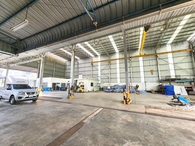 ขายที่ดินพร้อมสิ่งปลูกสร้างเนื้อที่ 4.5ไร่ โกดัง/สำนักงาน ติดถนนหลัก ทำเลดี เหมาะพัฒนาเป็นสำนักงาน ห้างร้าน 2