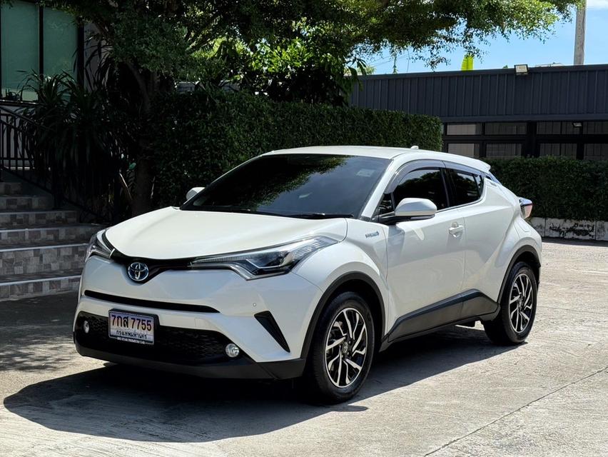 2019 TOYOTA CHR HV รถมือเดียวออกป้ายแดง รถวิ่งน้อย เข้าศูนย์ตามระยะ รถไม่เคยมีอุบัติเหตุครับ 4