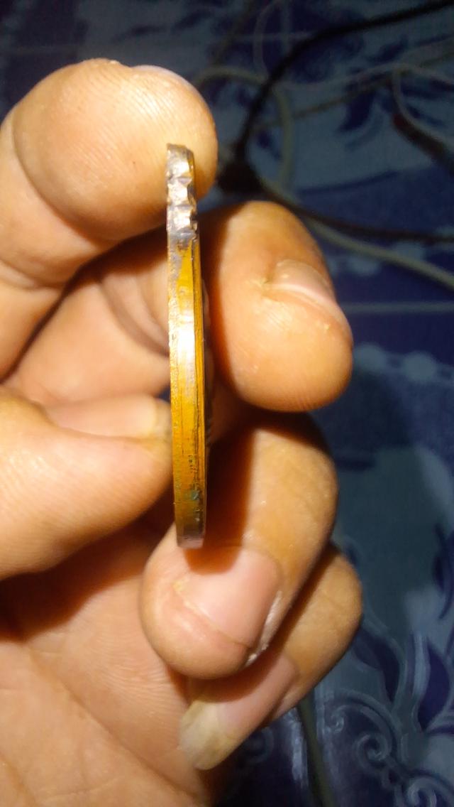 เหรียญหลวงพ่อคูณหลังลายเซ็น ปี 2536 รูปที่ 3