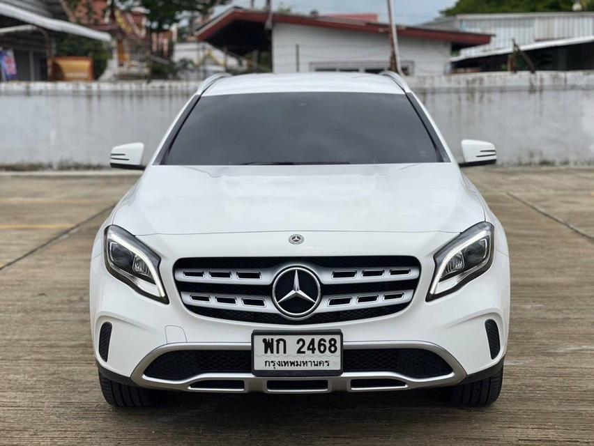 Mercedes-Benz GLA200 1.6 Urban Facelift (W156) 2019 จด 20 รถสวยใหม่ ใช้น้อย 2