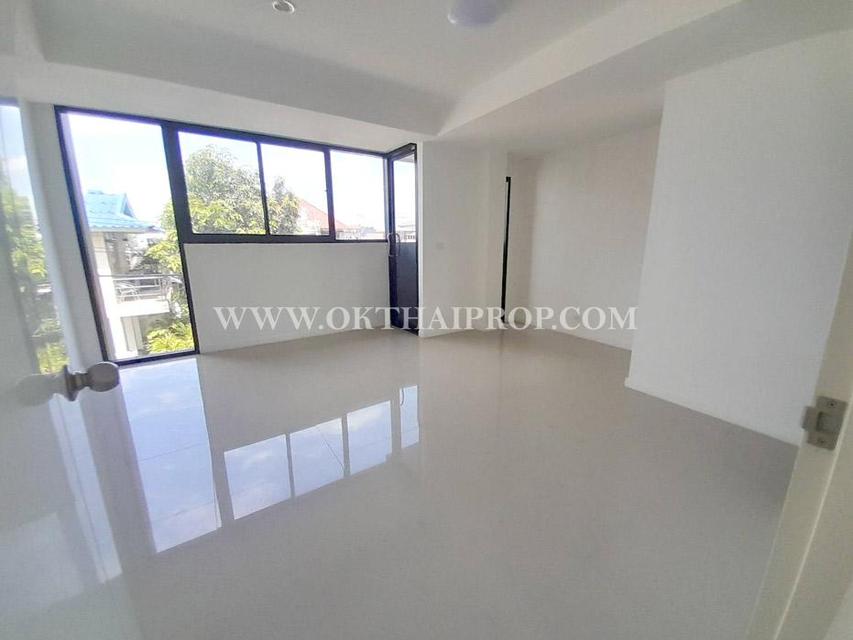 ทาวน์โฮมสร้างใหม่ 3 ชั้น ถ.ติวานนท์ 52 ท่าทราย เมืองนนทบุรี 5