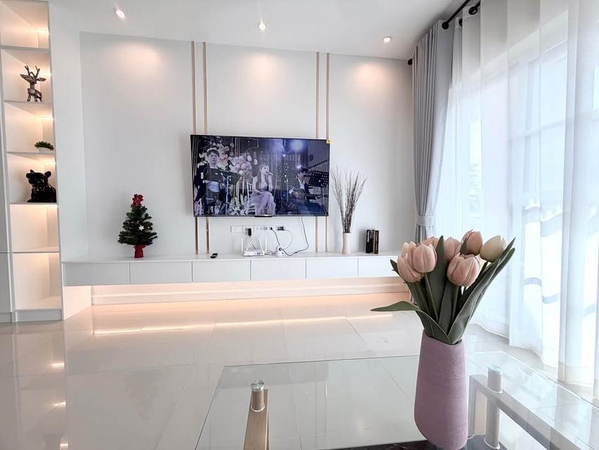 🏡 บ้านเดี่ยวสองชั้นในโครงการ ใกล้สิ่งอำนวยความสะดวกครบวงจร #สันทราย ราคาเพียง 35,000 บาท/เดือน✨ 清迈双层独栋别墅出租 家具齐全 4 卧室 3 卫生间 租金 35,000 泰铢/月(含物业费)✨ 3