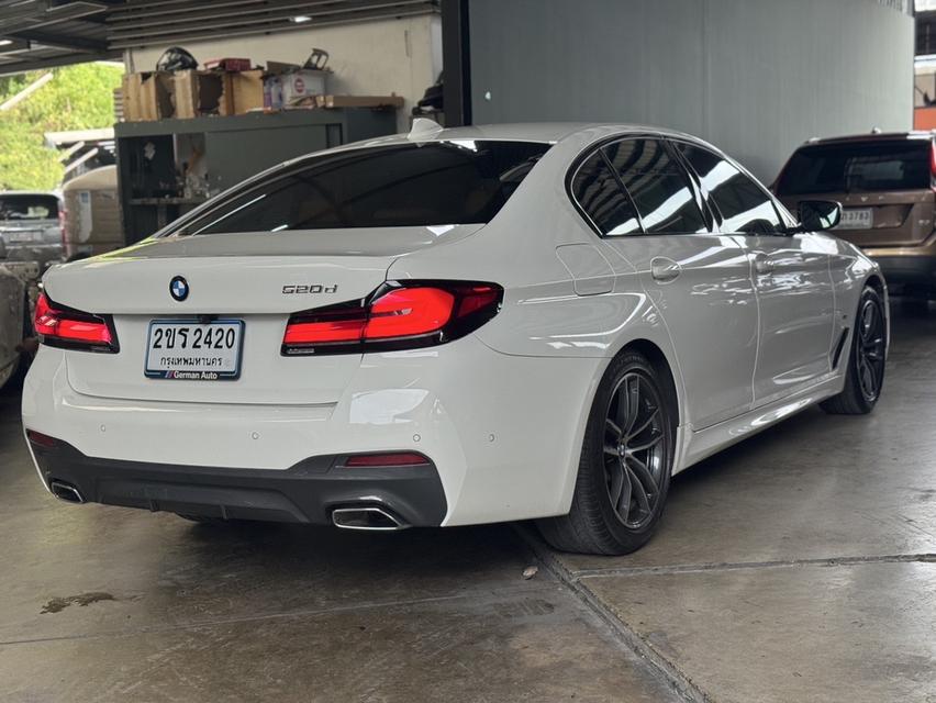 รหัสรถ BM2420 BMW 520d M-Sport LCI 2022