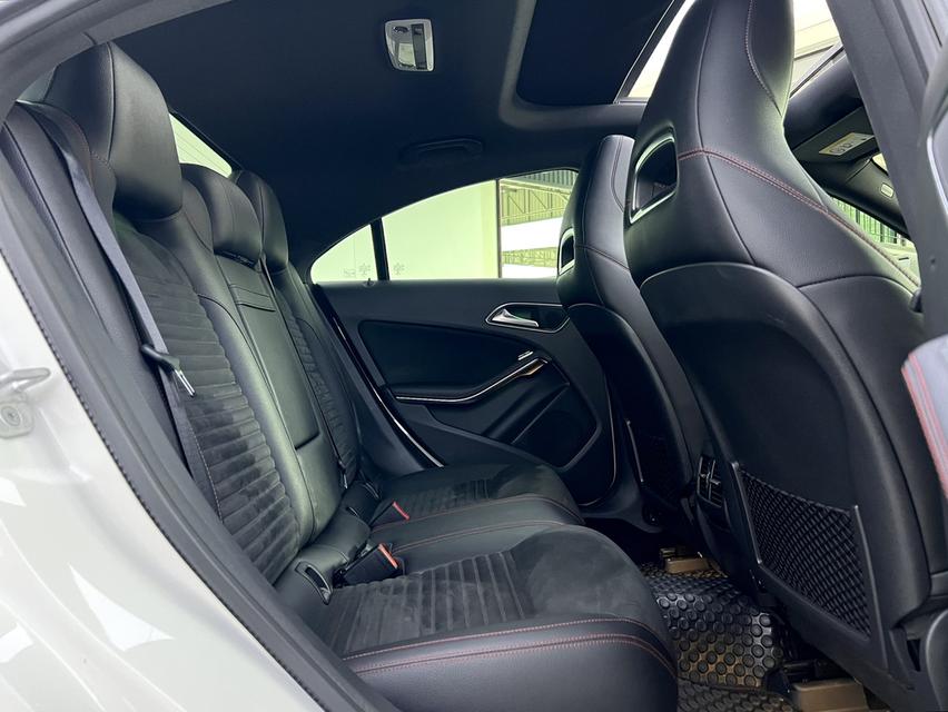Mercedes-Benz CLA250 AMG Dynamic 2017 10