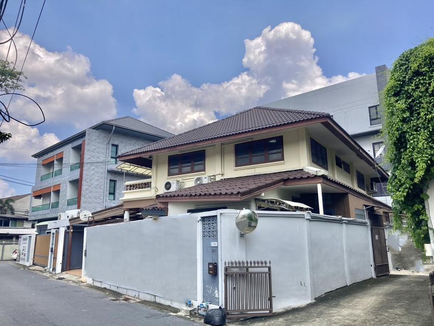 ให้เช่าบ้านเดี่ยว2ชั้น ใกล้ KIS International School ใกล้ SISB ใกล้สถานทูตจีน เกาหลี และตุรกี5ห้องนอน 5ห้องน้ำ ย่านห้วยข 8