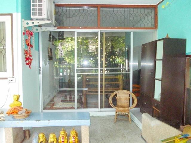 รร.บดินทรเดชา 2 1.9 กม. ให้เช่าบ้านเดี่ยวชั้นครึ่ง 55 ตร.ว. 220 ตร.ม.สวนสยาม MRTรามอินทรา กม.8 2.6 กม. เฟอร์ฯ เครื่องใช้ 3